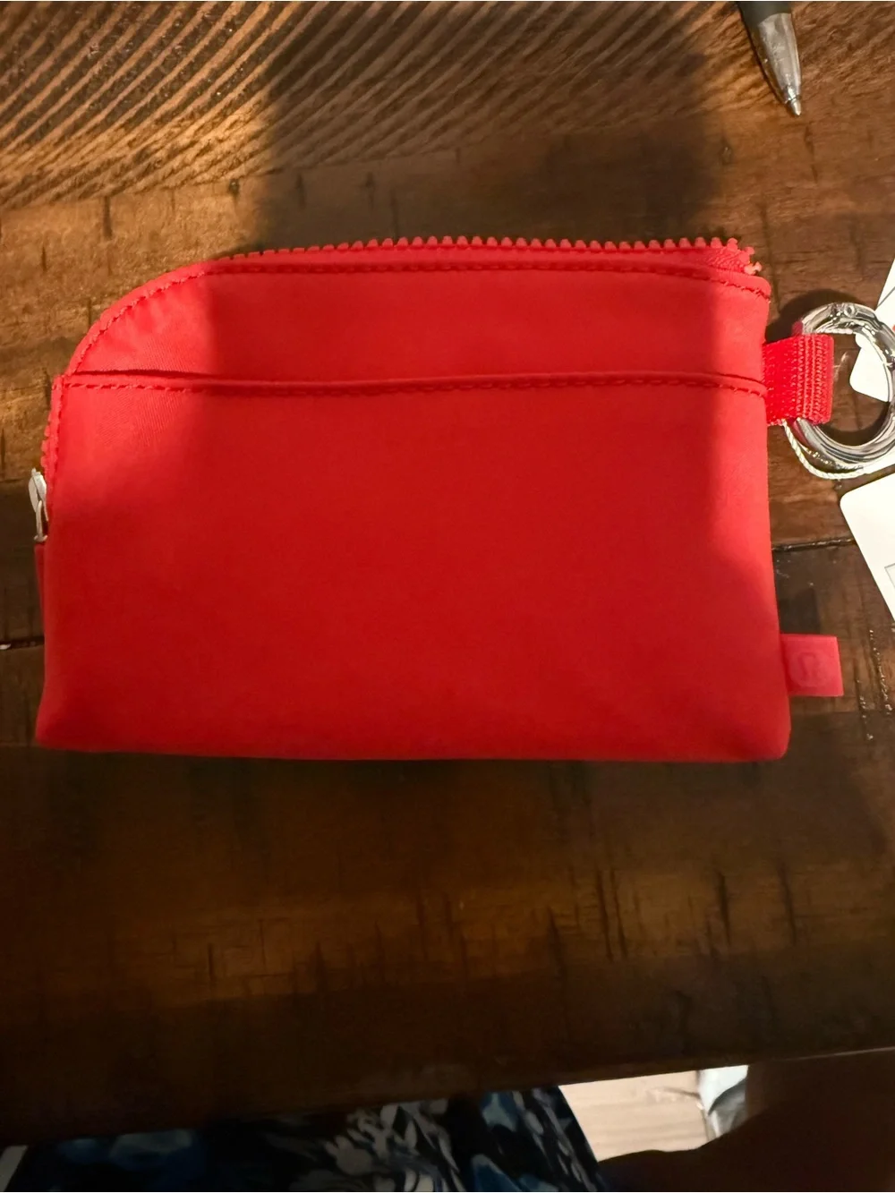 lululemon red and white clippable card pouch